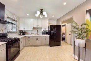 The Creative Experience 3 Bedroom 1st Floor Home - Image 5