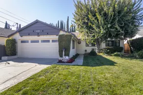 4 Bedroom house large pool & spa in prime location - Image 4
