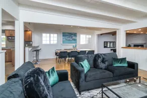 4 Bedroom house large pool & spa in prime location - Image 5