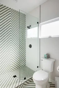 Modern Private Coastal Getaway | Free Parking - Image 4