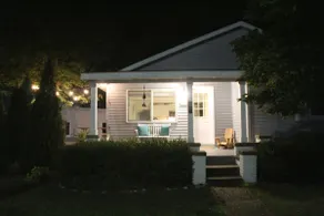 Cozy American Craftsman in the Heart of Charlevoix - Image 2