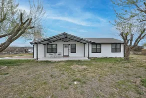 Relaxing 3 bedroom home in the hill country - Image 2