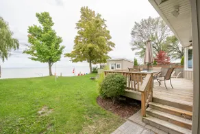 Beautiful Lakefront Cottage Stunning Views - Image 5