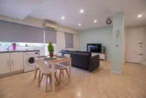 SPACIOUS FLAT IN OLD TOWN - Image 4