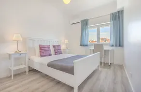 Roma Cozy Flat with Balcony - Image 3