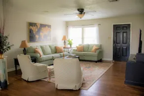 Clean Home | King Bed | 1 Mile to Texas A&M - Image 5