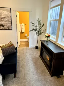 Private, cozy King suite, 7 min to BZN airport - Image 5