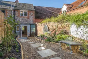 1 Bed Cottage Sleeps 2 with Hot Tub & Pets Welcome - Image 3