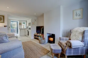 1 Bed Cottage Sleeps 2 with Hot Tub & Pets Welcome - Image 2
