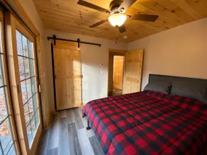 Harry's Hideaway - Image 5