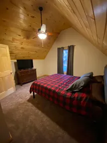 Harry's Hideaway - Image 4