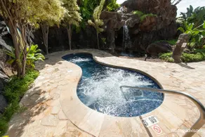 Oceanfront resort 4 Pools, hot tub Steps to Beach - Image 3