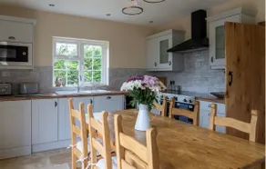 Modern cottage in a stunning Peak District setting - Image 3