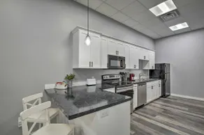 The Pad-Spacious King Bed apartment on main level - Image 4