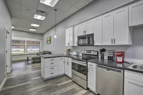 The Pad-Spacious King Bed apartment on main level - Image 2