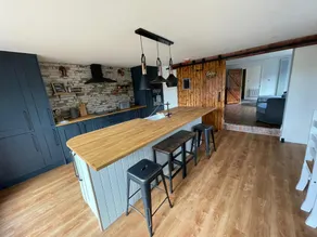 Sundial Cottage, Stunning 3 Bed Cottage with Hottub - Image 2