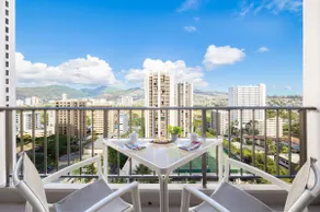 Waikiki Sunset condo w/ pool & gym access - Image 2