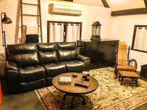 Tranquil Hickory Hill Cottage Getaway with Hot Tub - Image 2