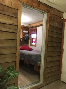 Small 3 room, Large Tub, Private Entrance - Image 2