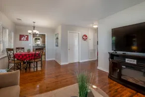 Beautiful 2 bedroom Cottage minutes from UA!!!!! - Image 4