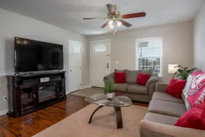 Beautiful 2 bedroom Cottage minutes from UA!!!!! - Image 5