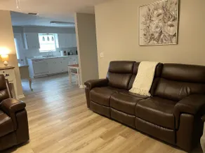 611-  Entire Apartment Minutes from Hospital! - Image 4