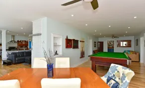 Cheerful 9bedroom waterfront villa fully furnished - Image 2