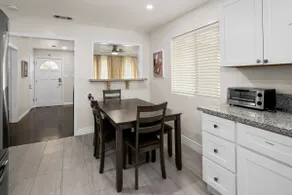 Homey, Clean & Convenient for Vacation or Business - Image 4