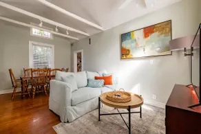 3 bedroom BLOCKS from old fort, walk everywhere. - Image 5