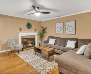 River Retreat – 4BR, Big Yard, BBQ, 5 Min to Water - Image 2