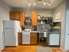 Brick View Studio Apartment located in Deep Duece. - Image 2
