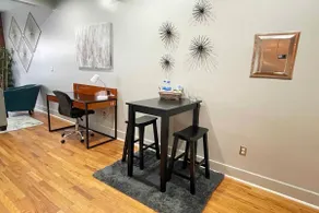 Brick View Studio Apartment located in Deep Duece. - Image 4
