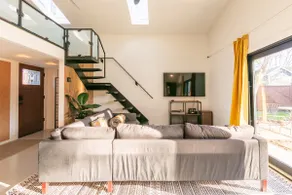 Sky House | Hyde Park | Loft - Image 2