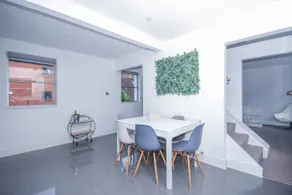 4 bedroom townhouse Historic Warwick town centre - Image 5