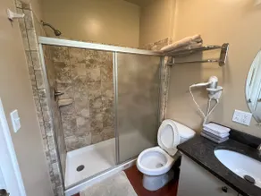 Flint Haus - Frankenmuth Vacation Homes - Image 2