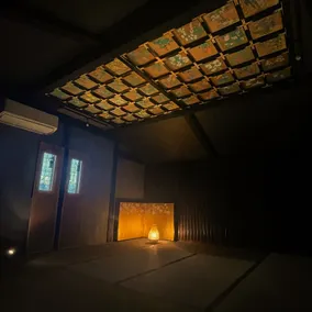 A retro-modern inn near the Go-Kan interchange, where you can sleep like a lord in a Japanese-style room with a ceiling painting. #Kumamoto Castle - Image 3