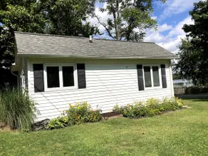Charming Cottage with Lakeview - Image 3