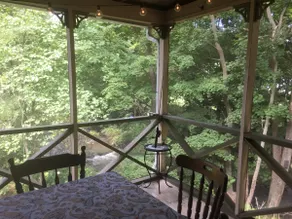 Elk Creek Cottage, with a stunning creek view - Image 2