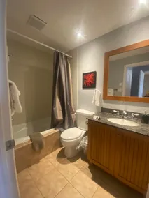 Aparthotel-Montreal Splendid Suite 304 - Image 3