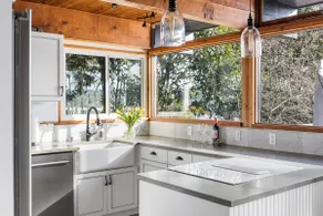 Enjoy Paradise on Lake Sammamish - Image 3