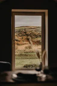 Luxury countryside cottage with hot tub - Image 3