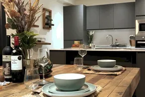 Brand New Apartment - 85" Cinema TV - Ultra 4k - Image 2