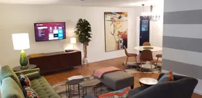 Spacious 3 Bedroom / 2 Bath perfectly located! - Image 3