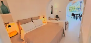 Deluxe Studio with Sea View - Image 3