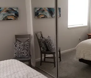 Clean & Spacious: Two-Bedroom Suite with Kitchen - Image 4