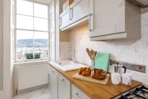 Lovely Georgian Loft in The Very Centre of Bath - Image 5