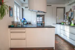 Cheerful villa with fireplace, bath-tub and garden - Image 4