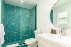Lux 1-Bed Casita w/Patio, Laundry+FREE Gtd Parking - Image 4