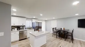 -Cheerful 3 bed home. Inside completely renovated! - Image 4
