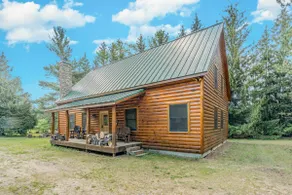 Modern Rustic Cabin near the Leota Trails - Image 2